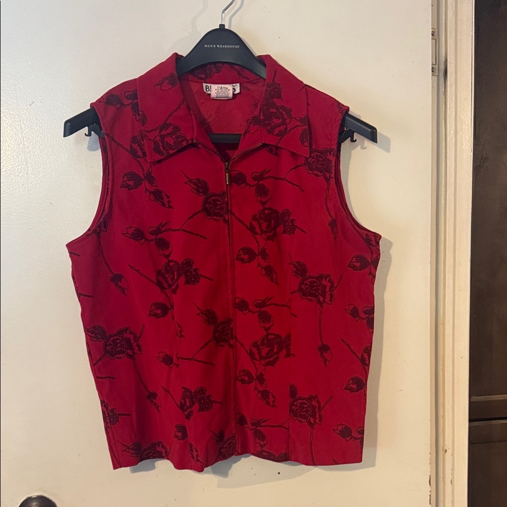 Briggs New York Red Rose Pattern Blouse
